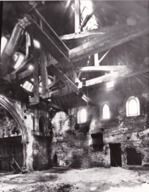 1737 Spaniel Row meeting house 4 Inside 1951